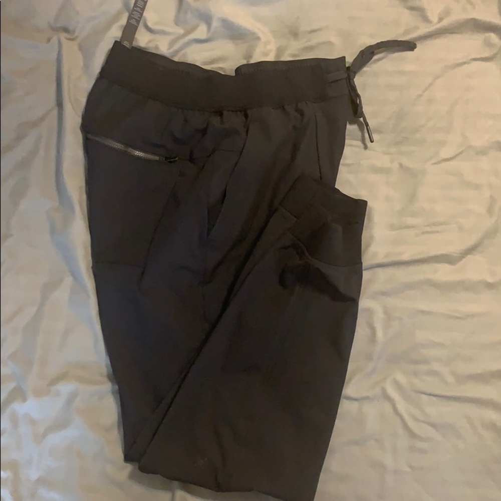 Lululemon ABC Jogger*Shorter 28”